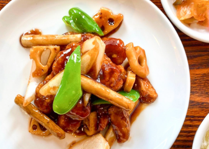 根菜入り リンゴ黒酢豚